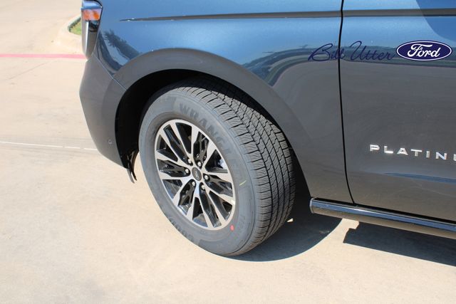2025 Ford Expedition MAX Platinum photo 5