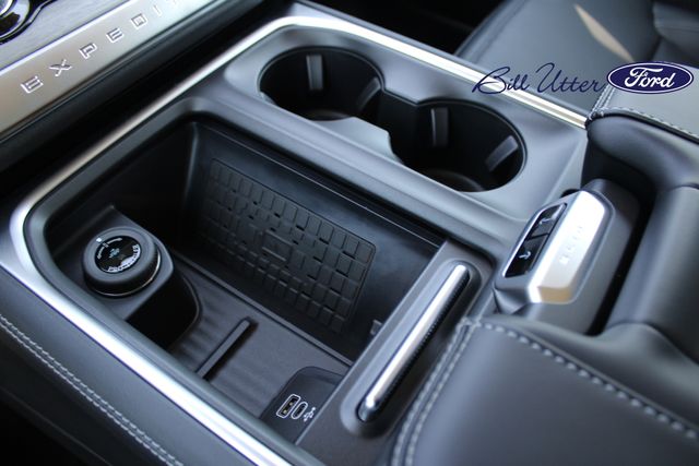 2025 Ford Expedition MAX Platinum photo 13