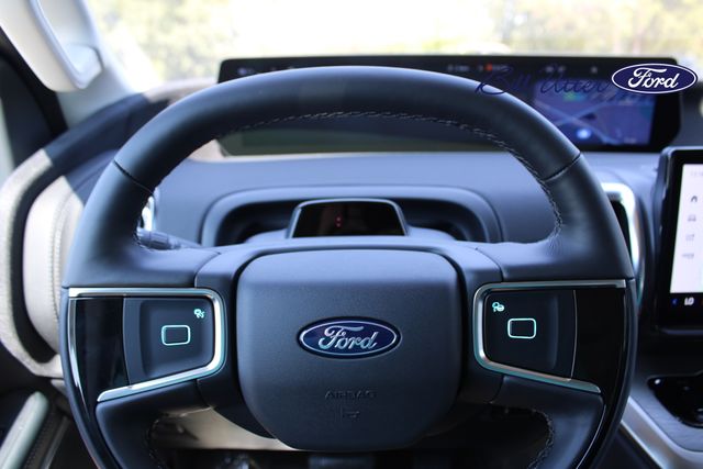 2025 Ford Expedition MAX Platinum photo 16