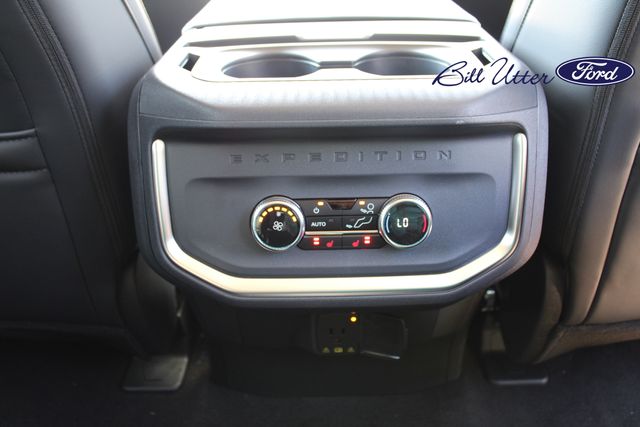 2025 Ford Expedition MAX Platinum photo 8