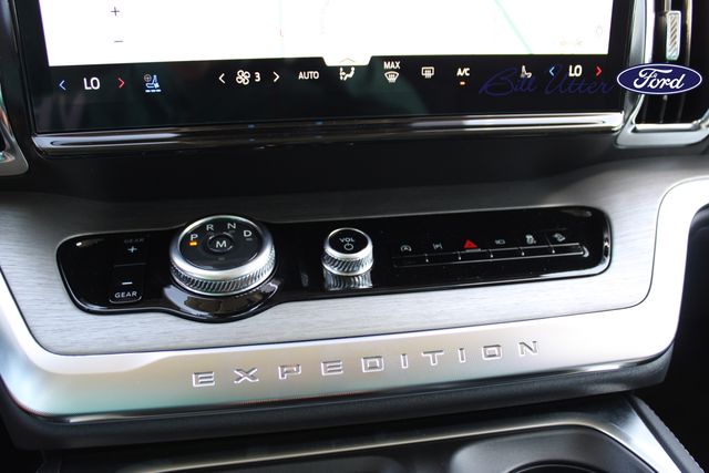 2025 Ford Expedition MAX Platinum photo 12
