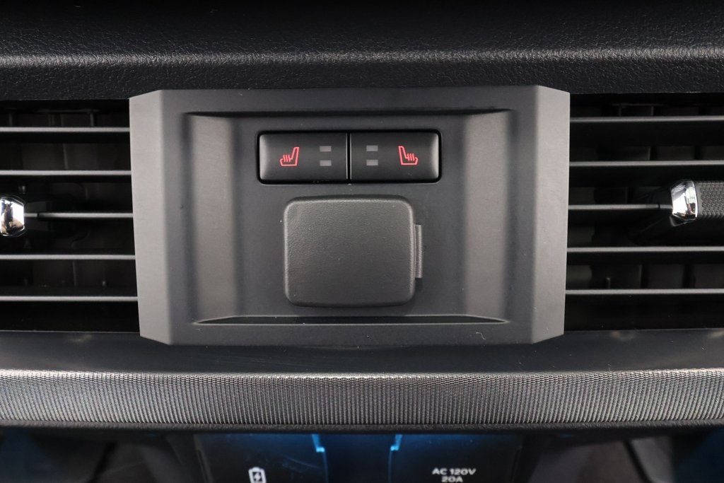 2025 Ford F-150 Platinum photo 13