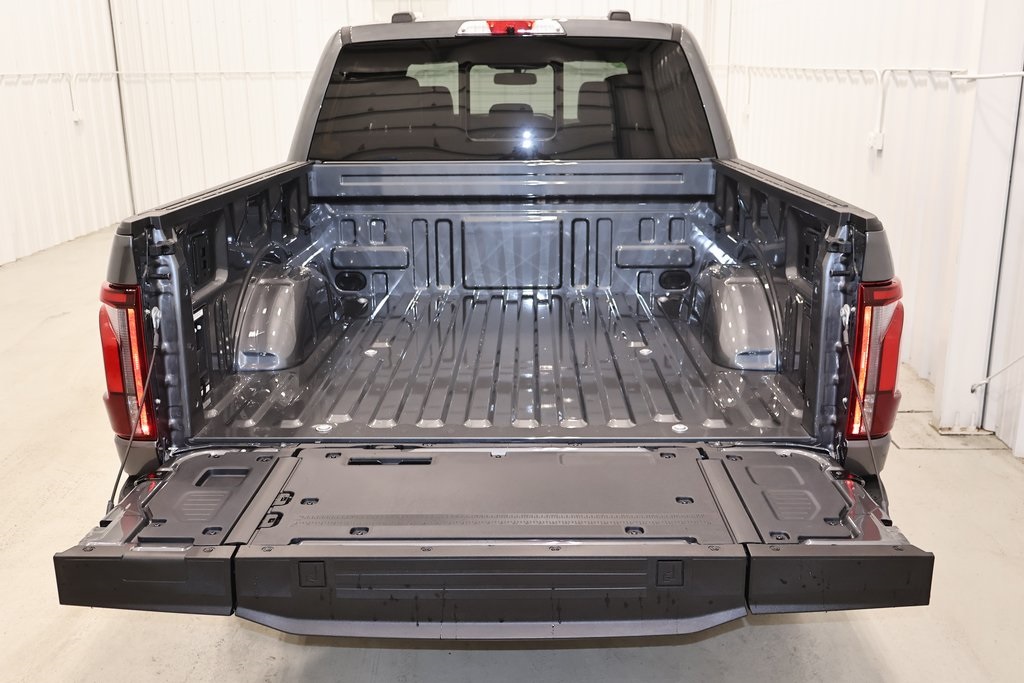 2025 Ford F-150 Platinum photo 30