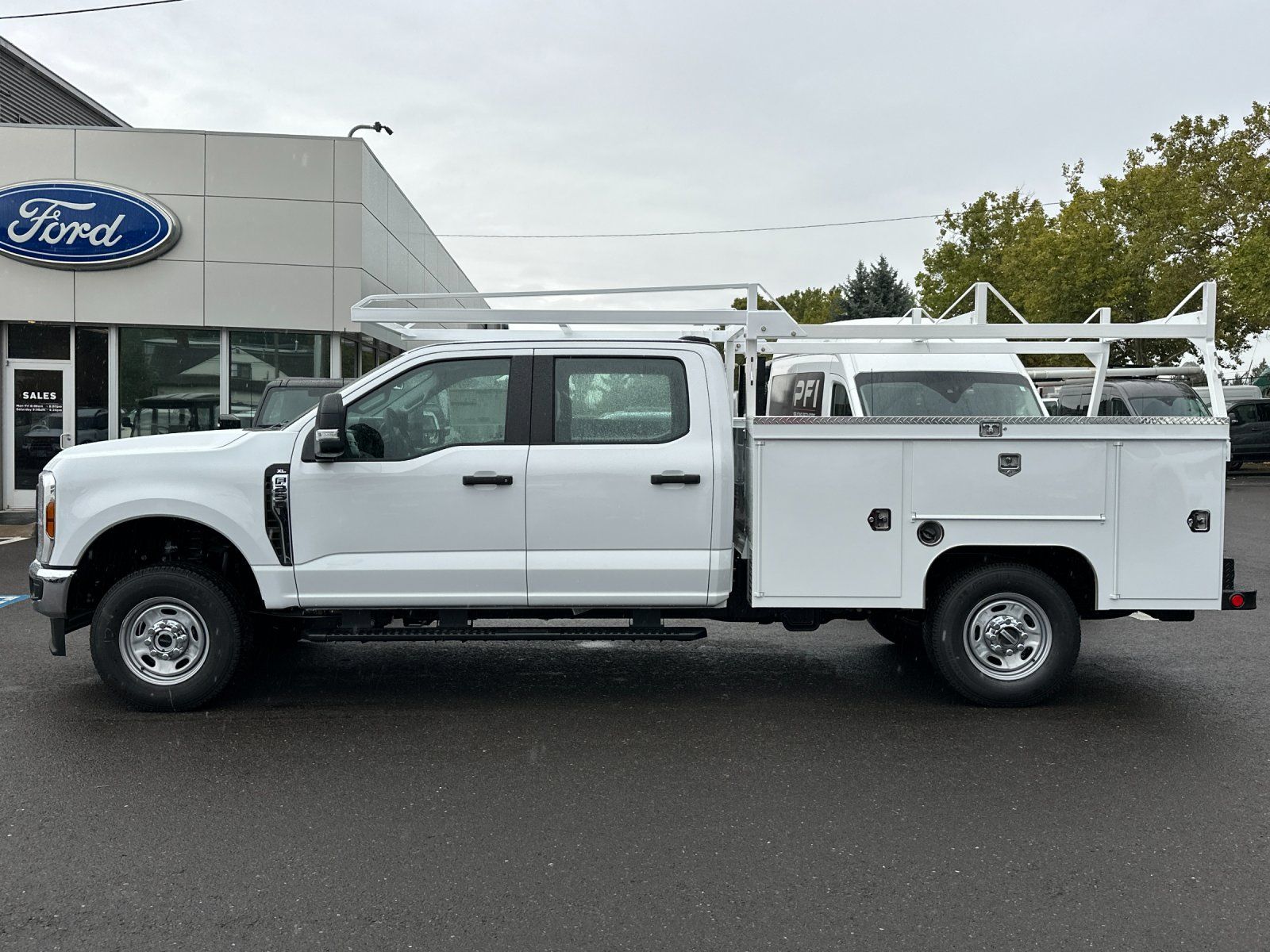 2026 Ford F-250 photo 2