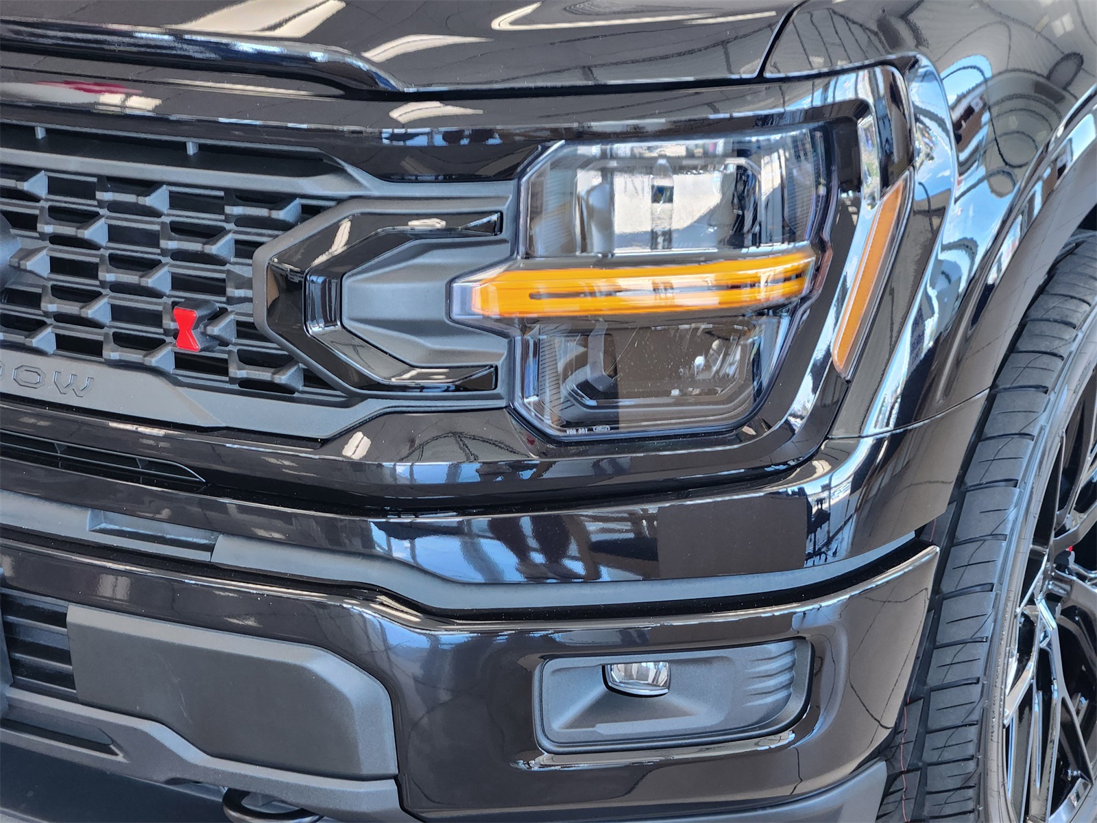 2025 Ford F-150 STX photo 4