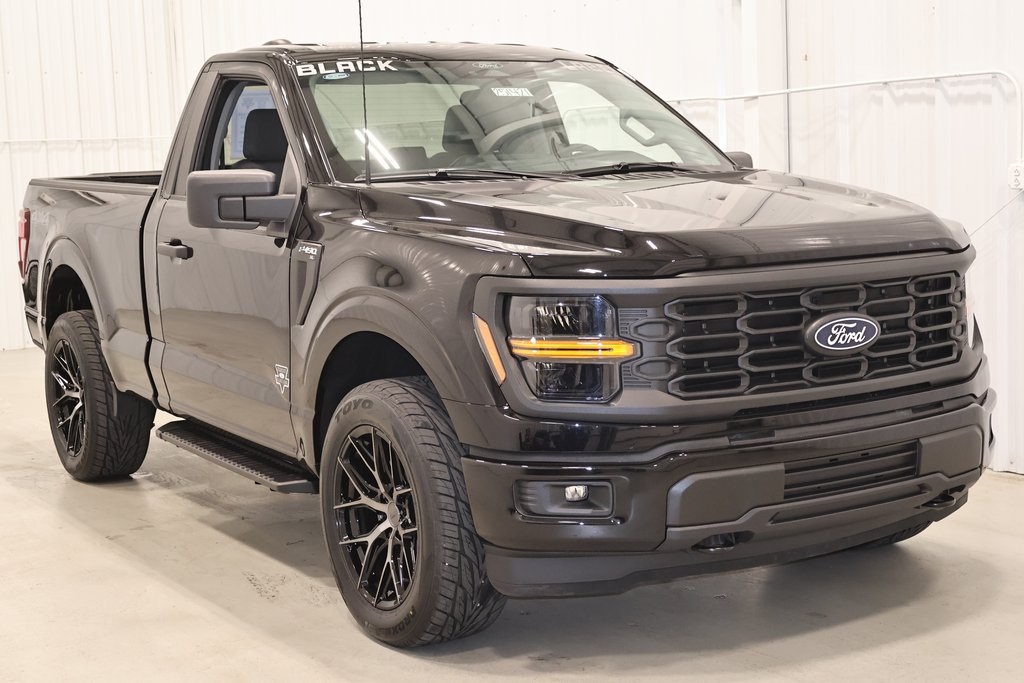 2025 Ford F-150 XL photo 2