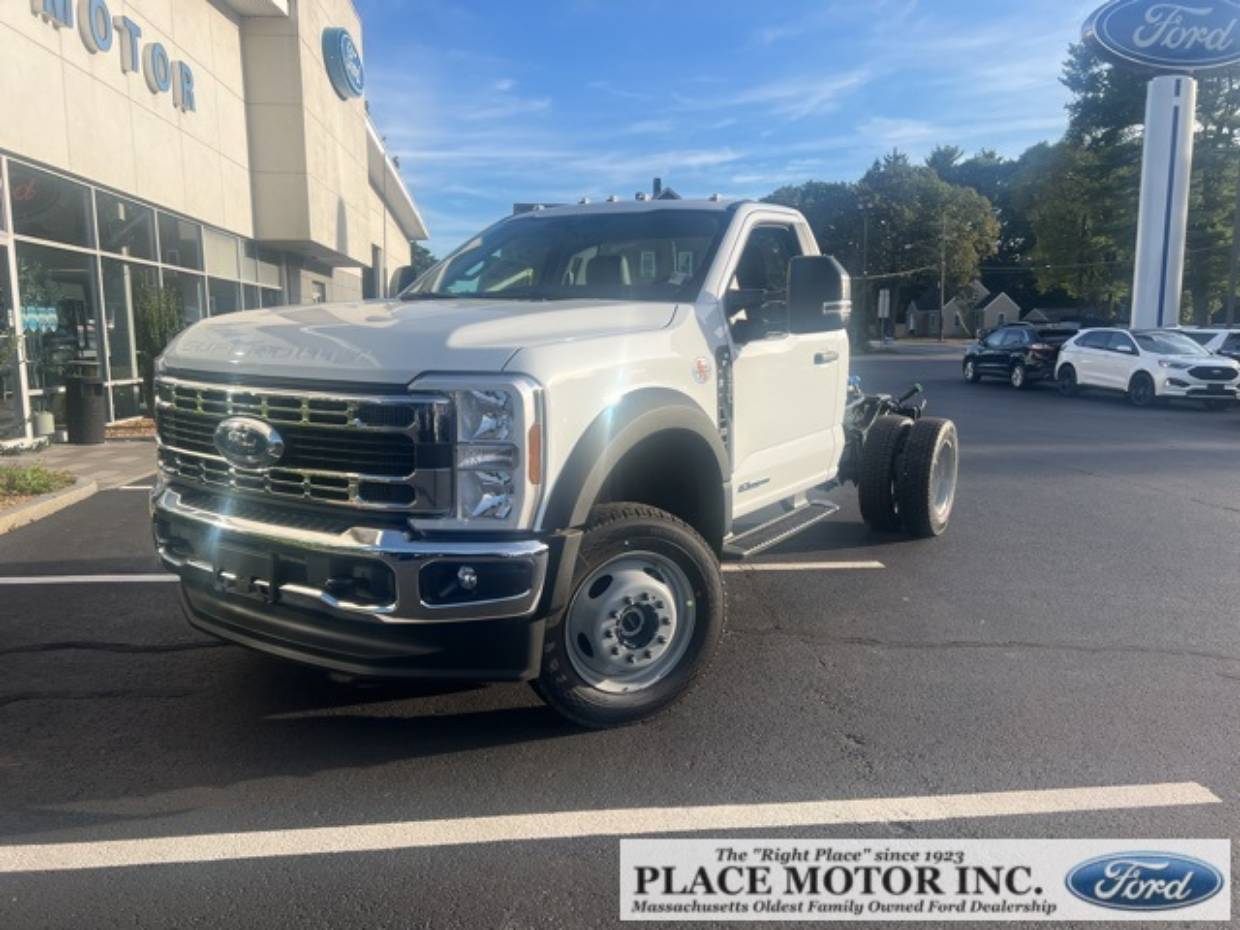 2026 Ford F-550 Super Duty Chassis Cab XL's photo