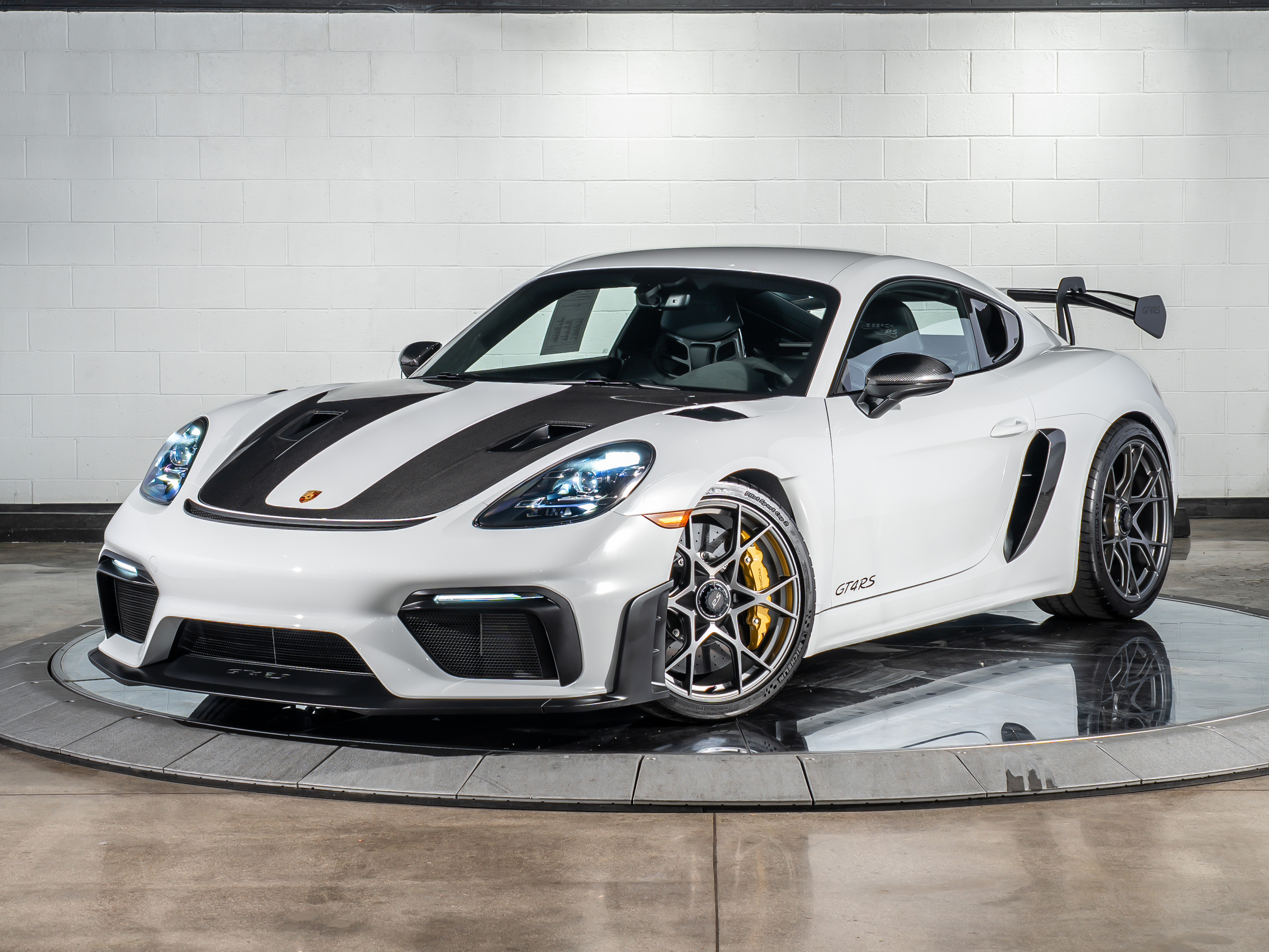 2025 Porsche Cayman GT4 RS photo 2