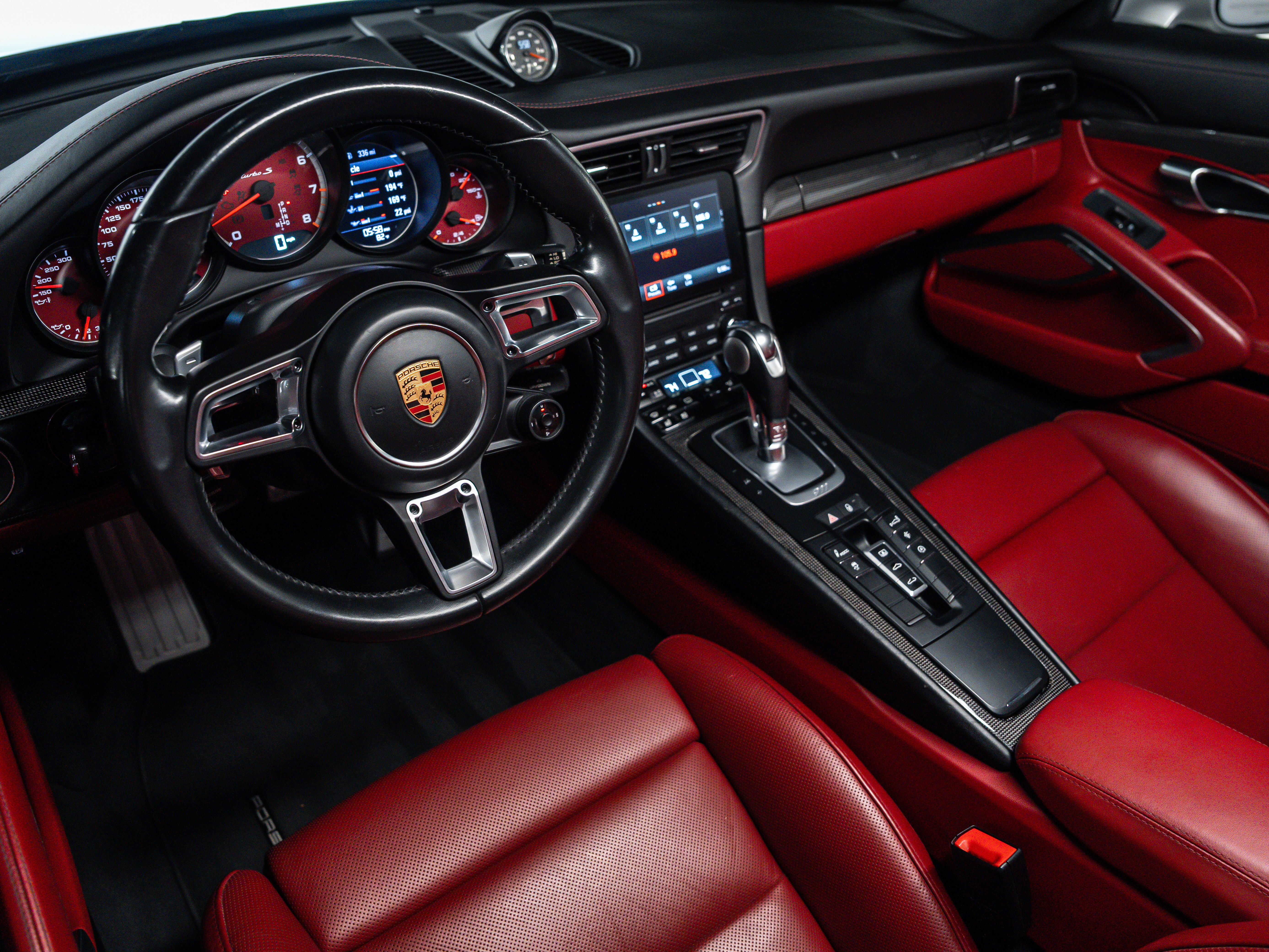 2017 Porsche 911 Turbo S photo 4