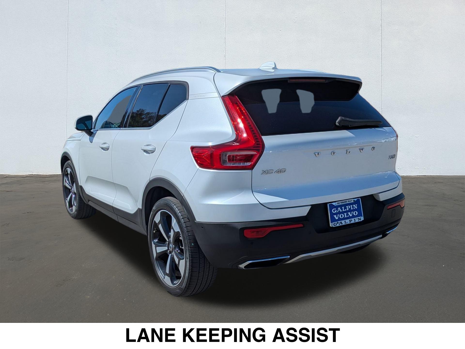 2019 Volvo XC40 T5 Inscription photo 2