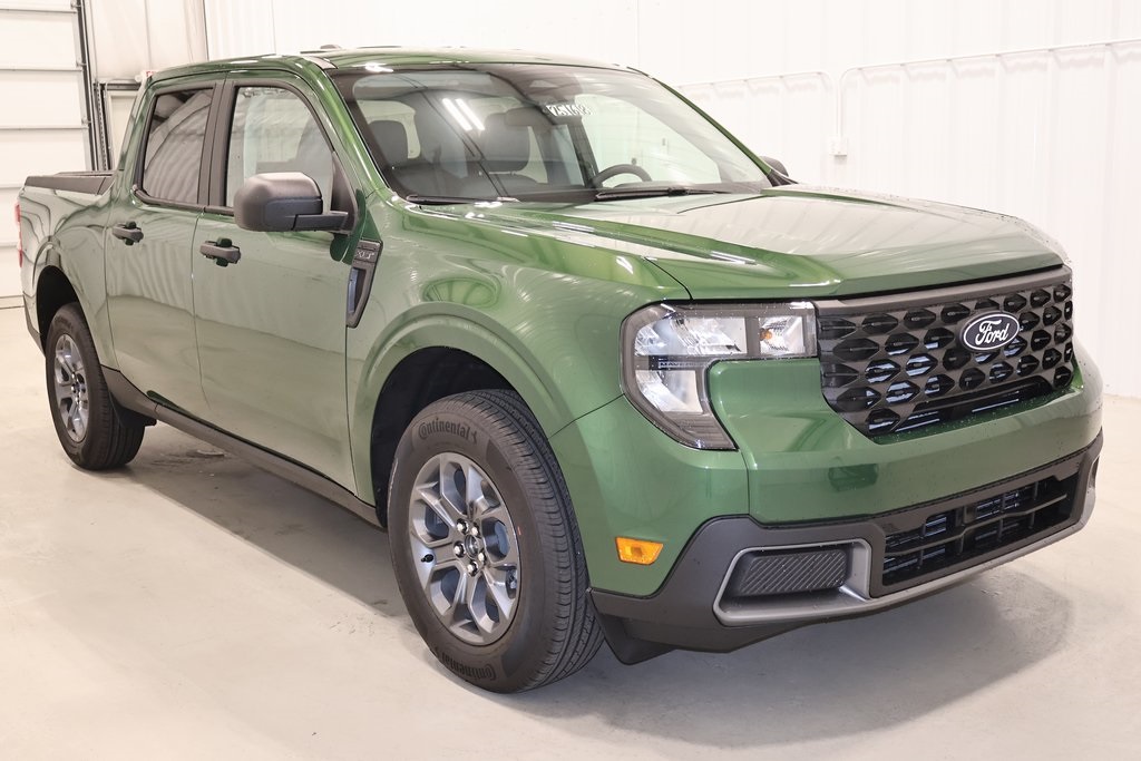 2025 Ford Maverick XLT photo 2