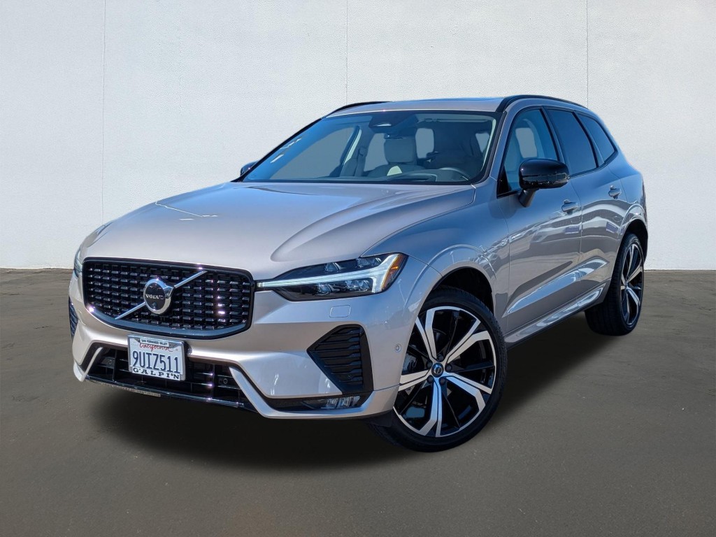 2025 Volvo XC60 B5 Ultra