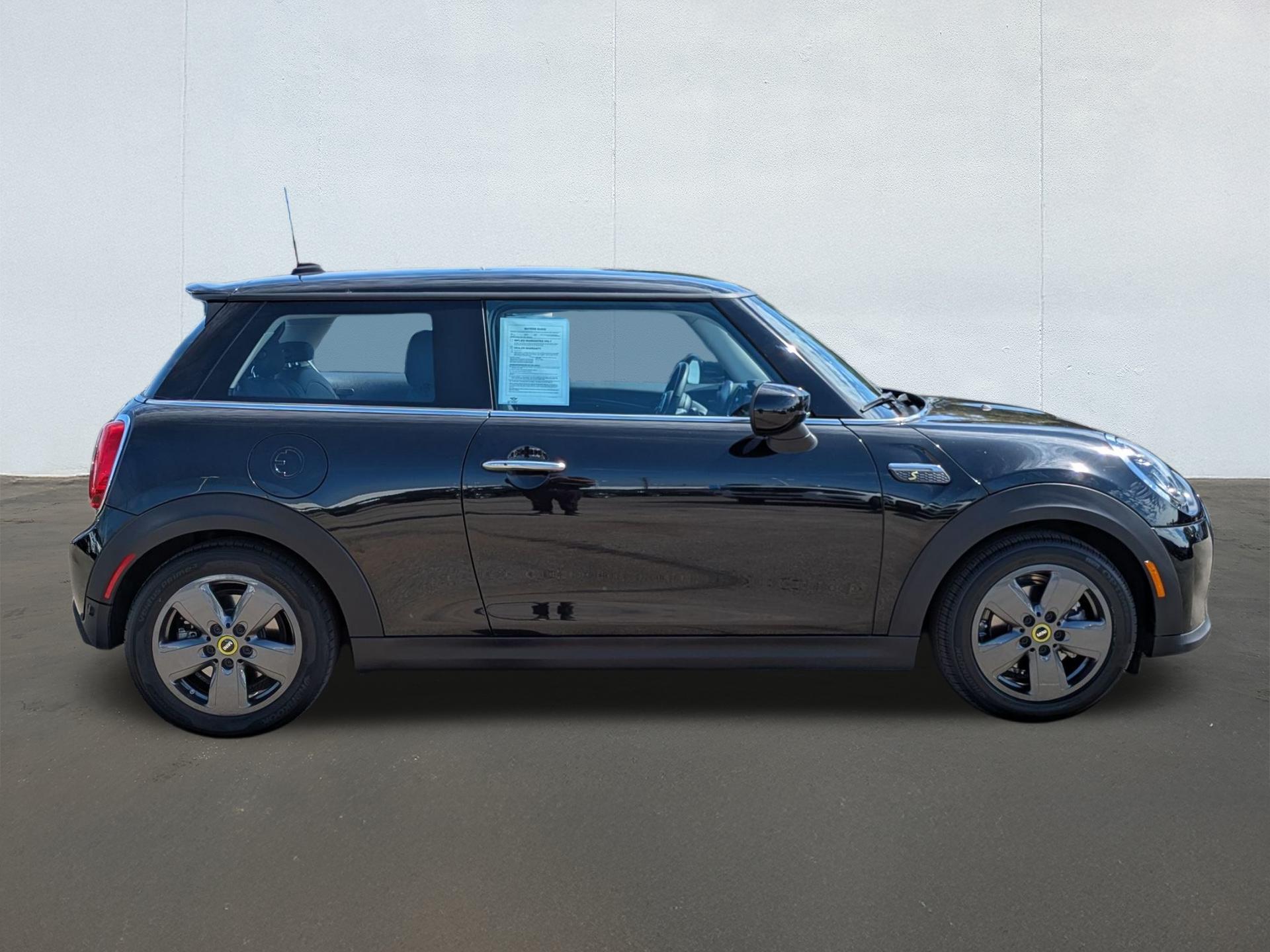 2024 Mini Cooper SE Hardtop photo 6