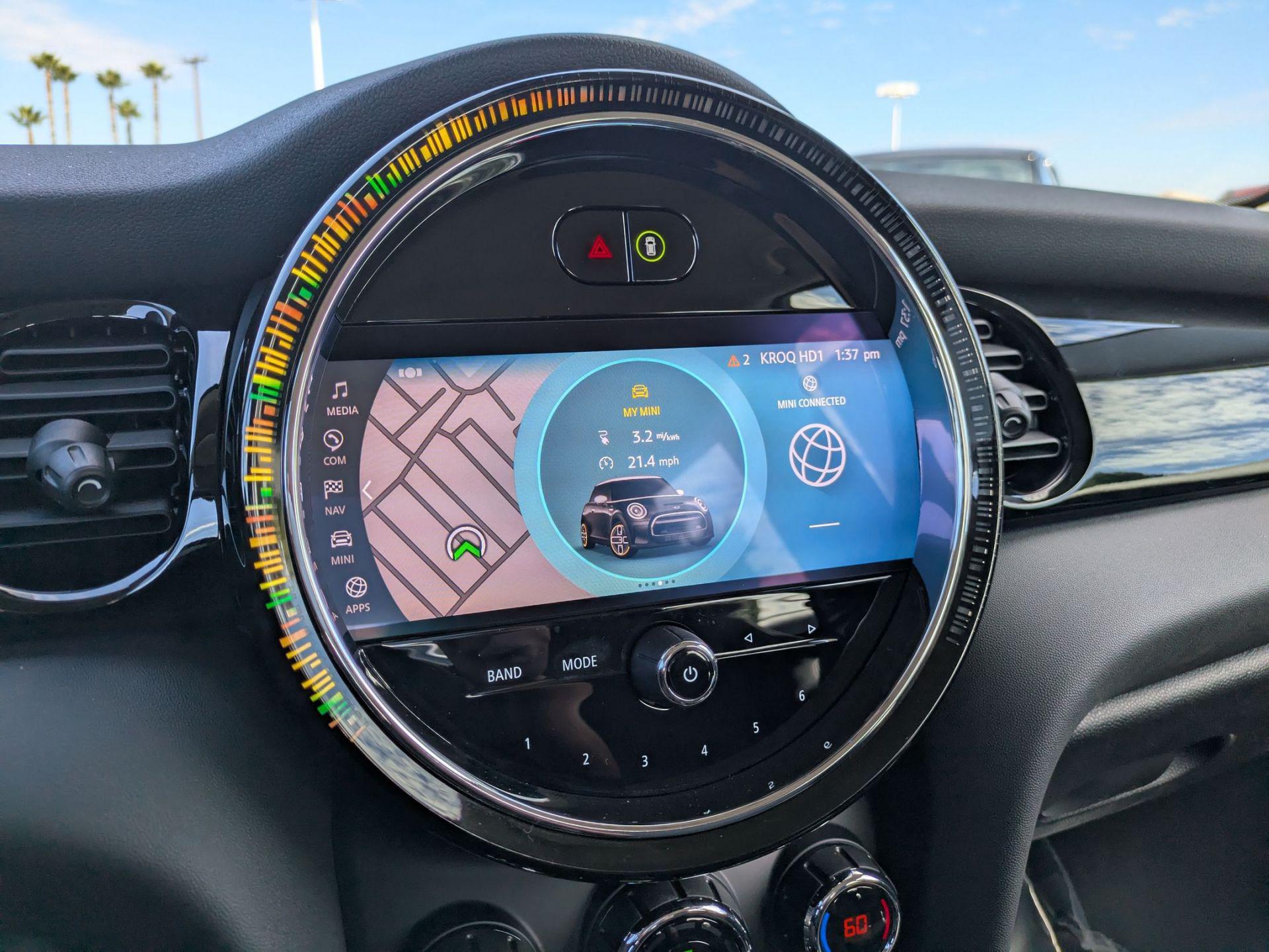 2024 Mini Cooper SE Hardtop photo 16