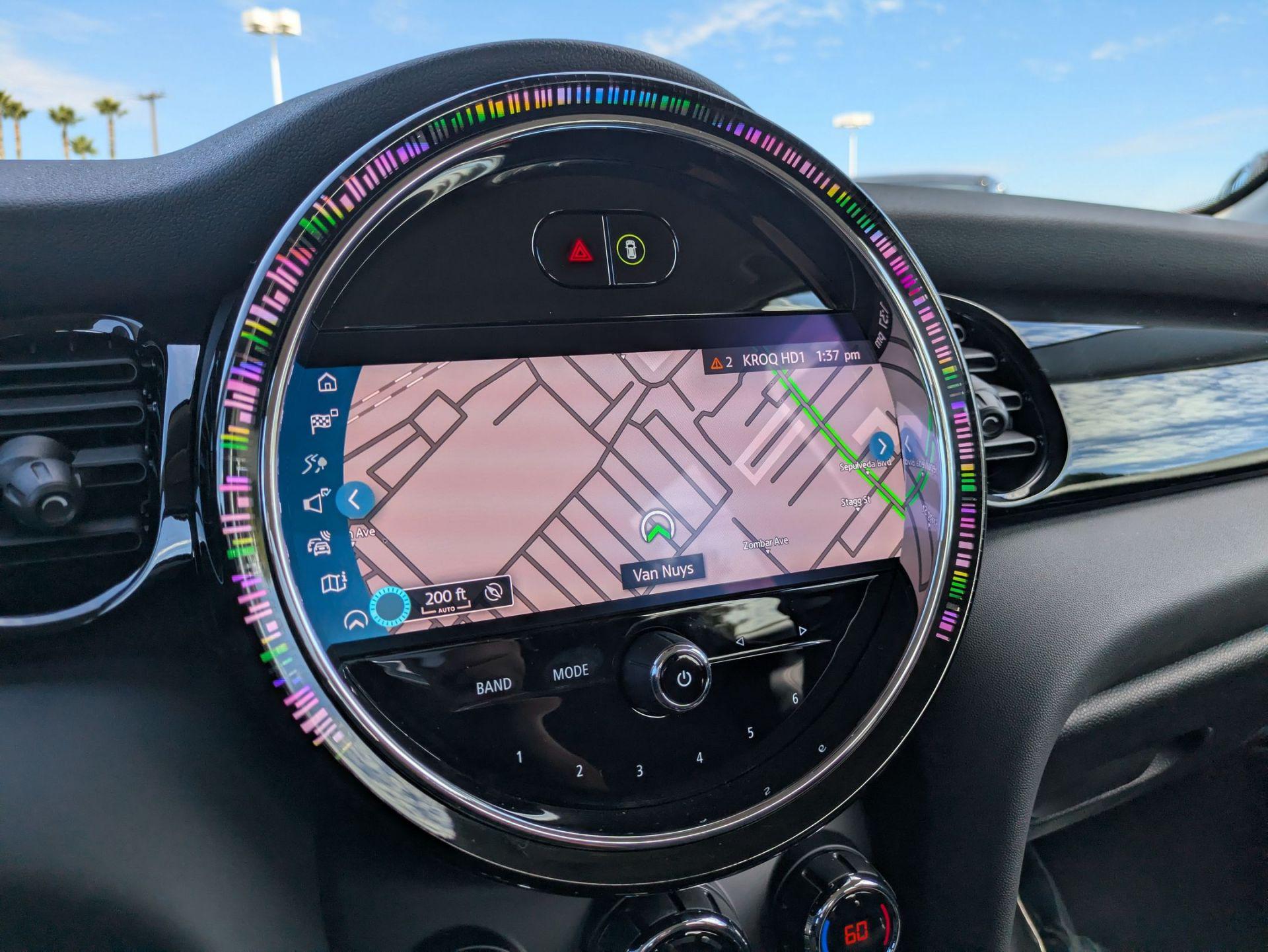 2024 Mini Cooper SE Hardtop photo 17