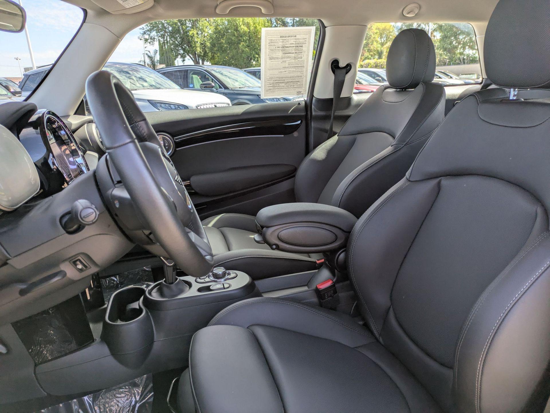 2024 Mini Cooper SE Hardtop photo 21