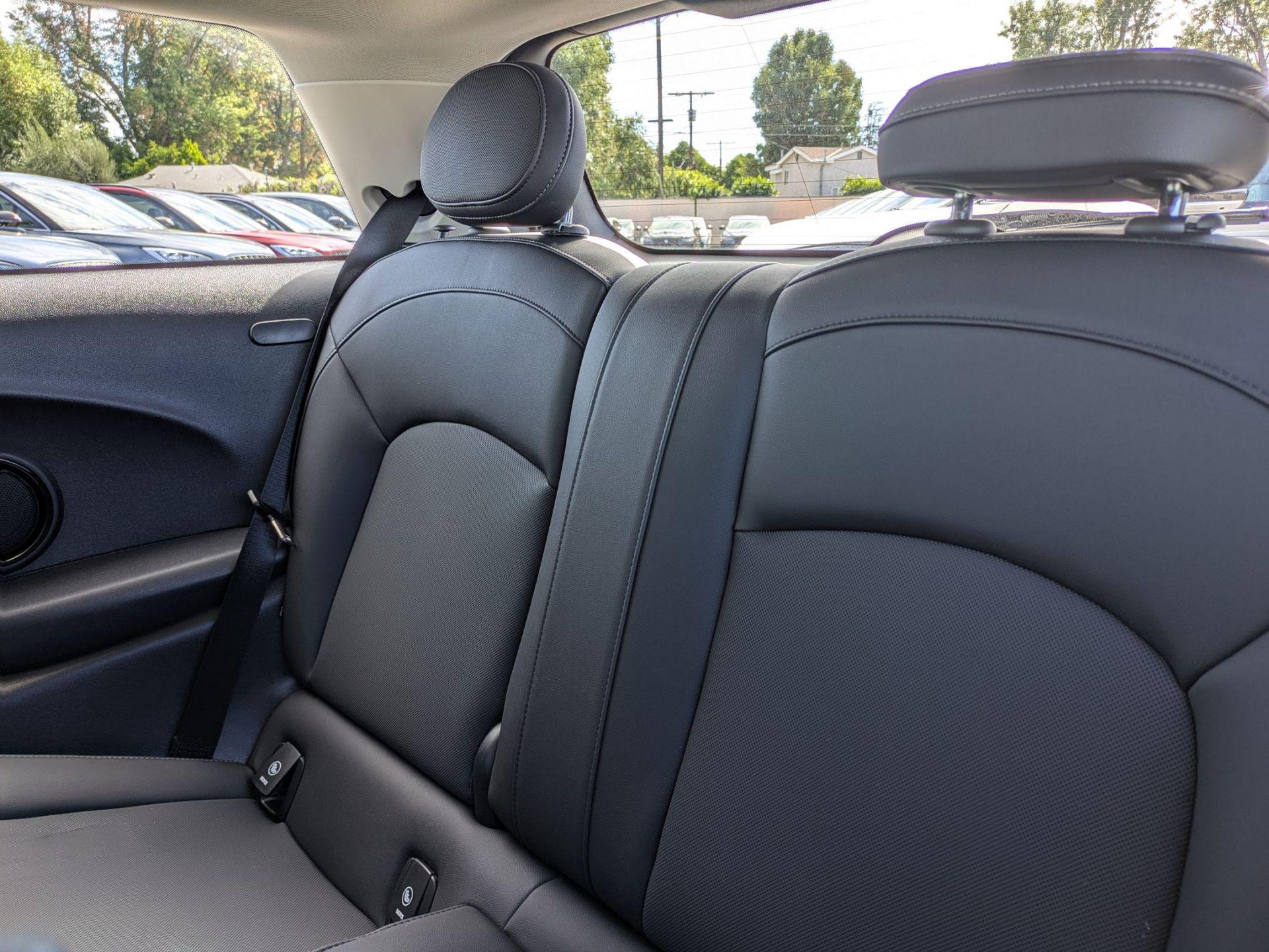 2024 Mini Cooper SE Hardtop photo 22