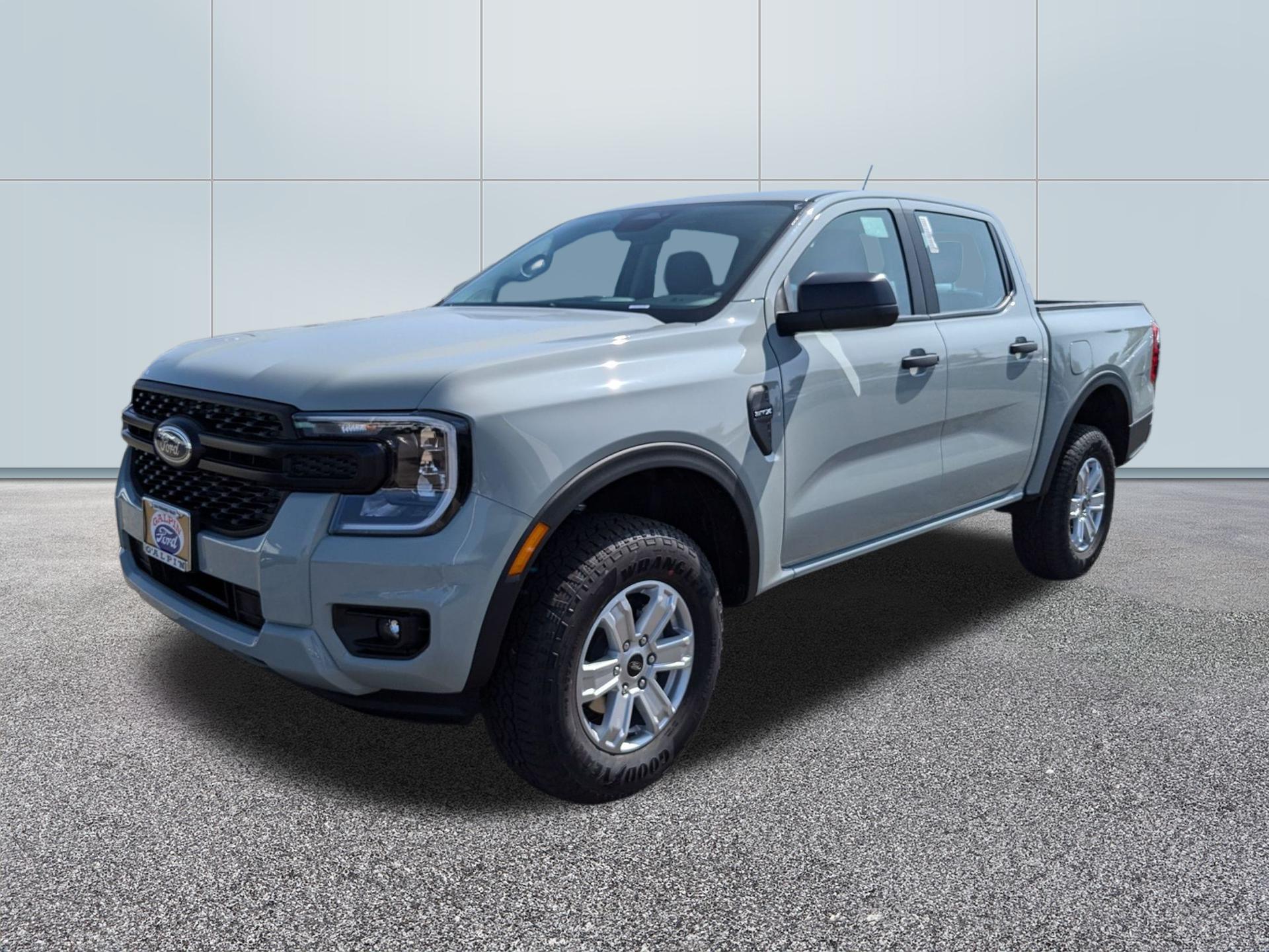 2024 Ford Maverick XLT photo 2