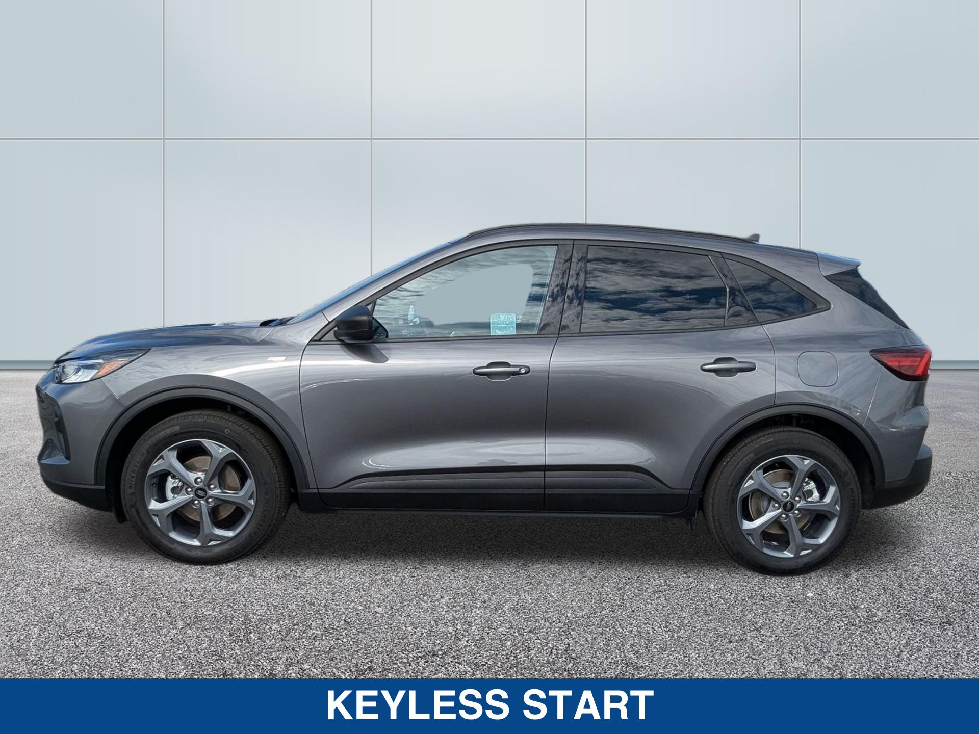2025 Ford Escape Hybrid ST-Line photo 2