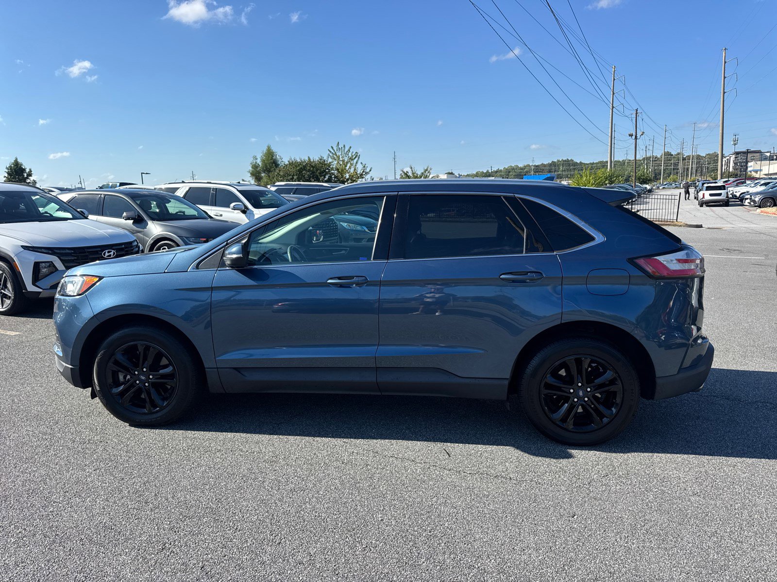 2019 Ford Edge SEL photo 2