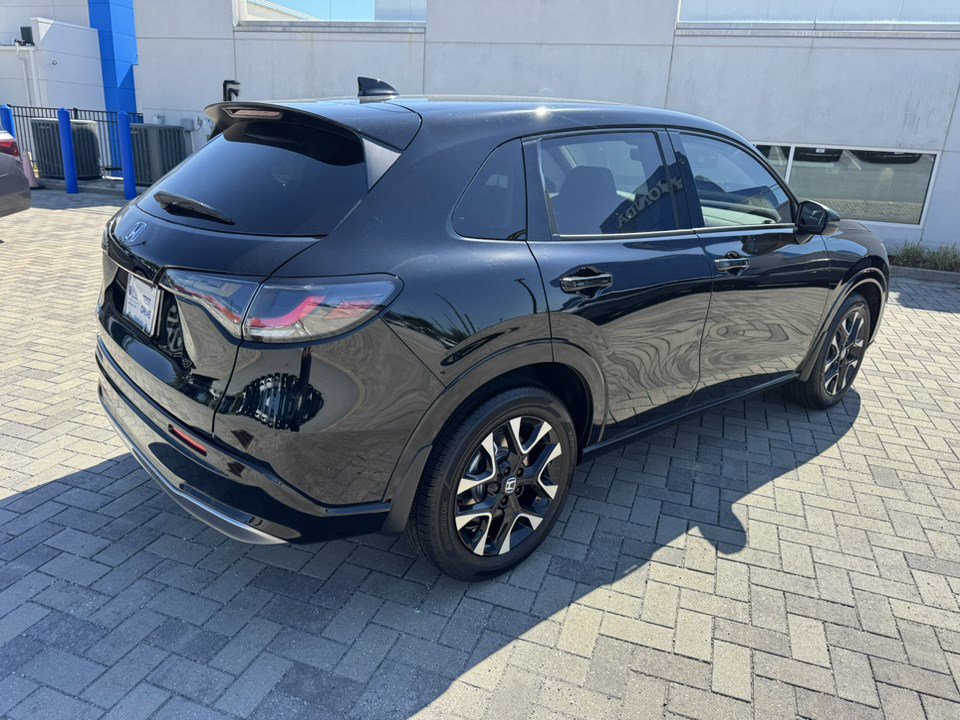 2026 Honda HR-V EX-L photo 4