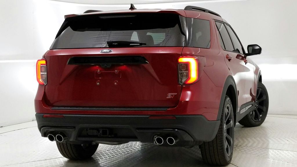 2022 Ford Explorer ST photo 4