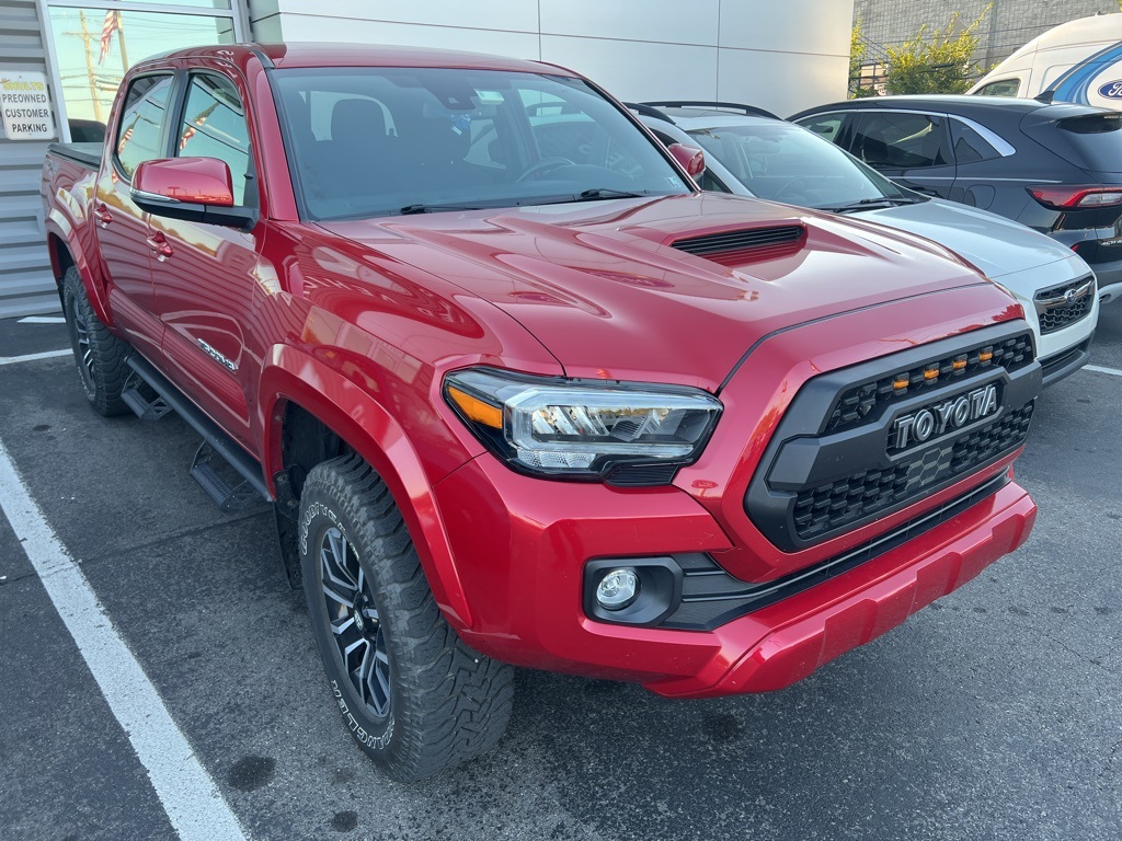 2021 Toyota Tacoma TRD Sport photo 2