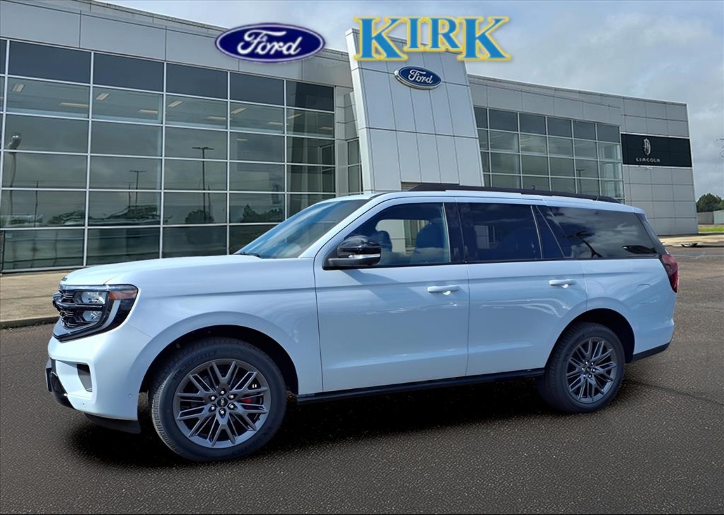 2025 Ford Expedition Platinum's photo