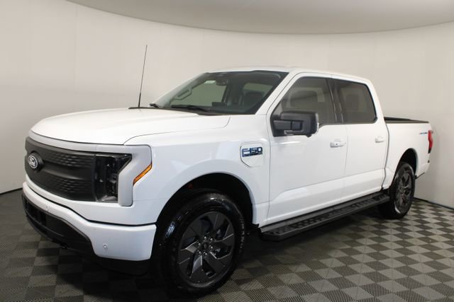 2025 Ford F-150 Lightning photo 2