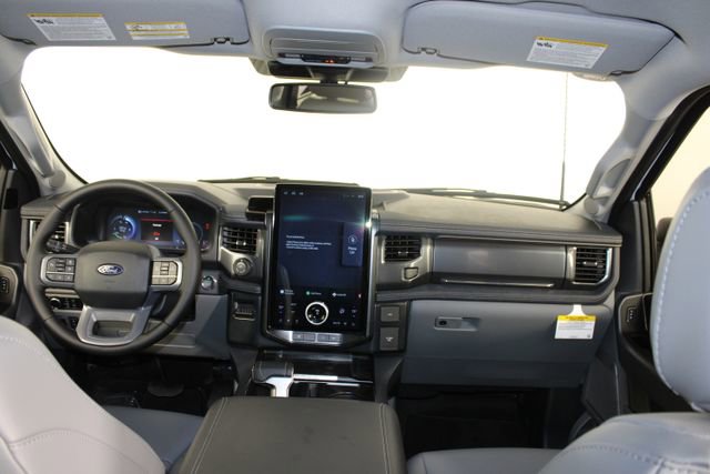 2025 Ford F-150 Lightning photo 5