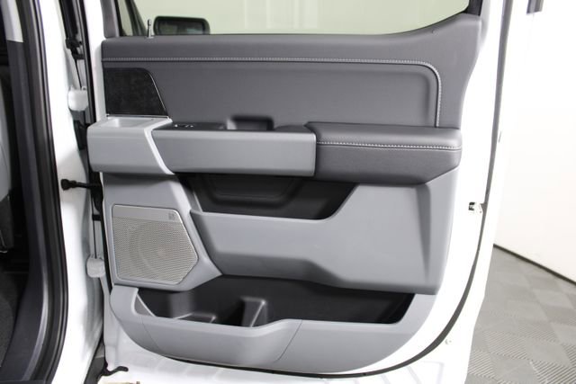 2025 Ford F-150 Lightning photo 19