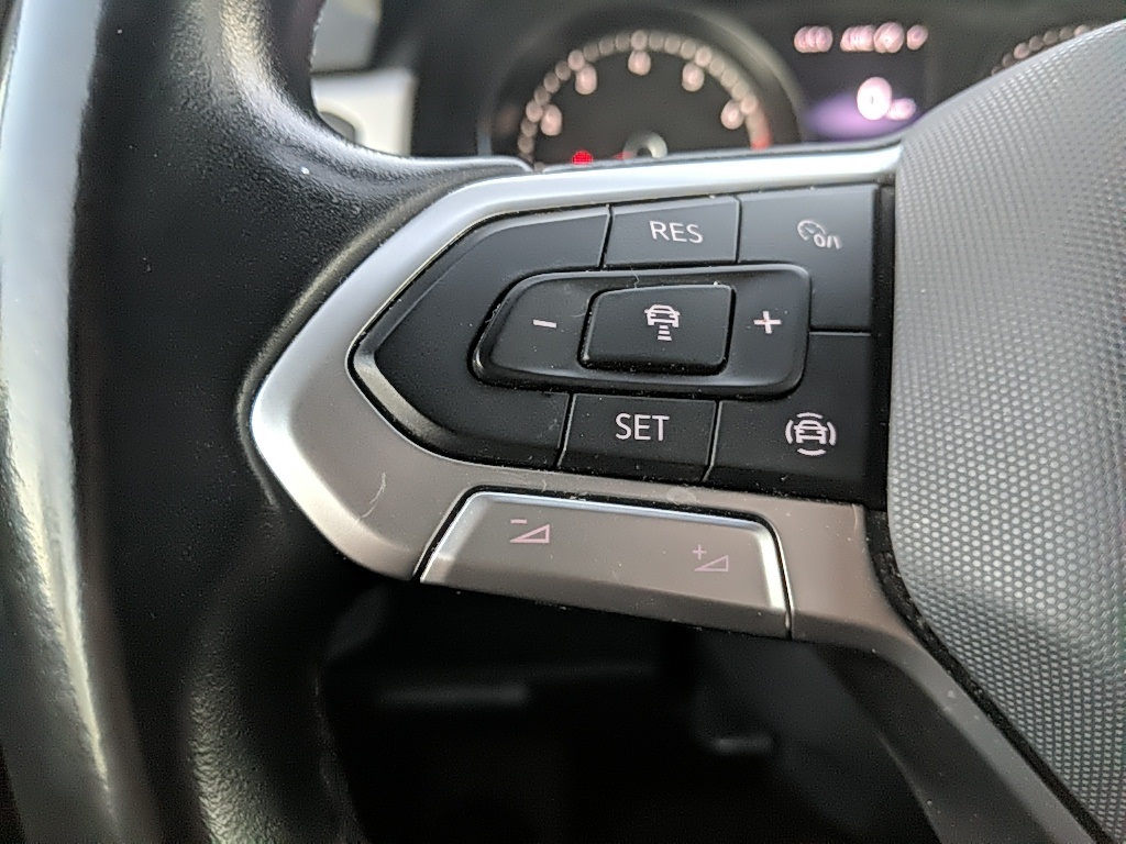 2020 Volkswagen Atlas Cross Sport V6 SE Technology photo 13