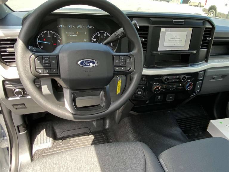 2025 Ford F-550SD XL