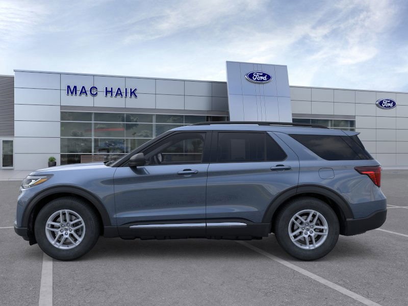 2025 Ford Explorer photo 2