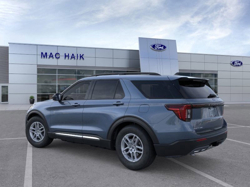 2025 Ford Explorer photo 3