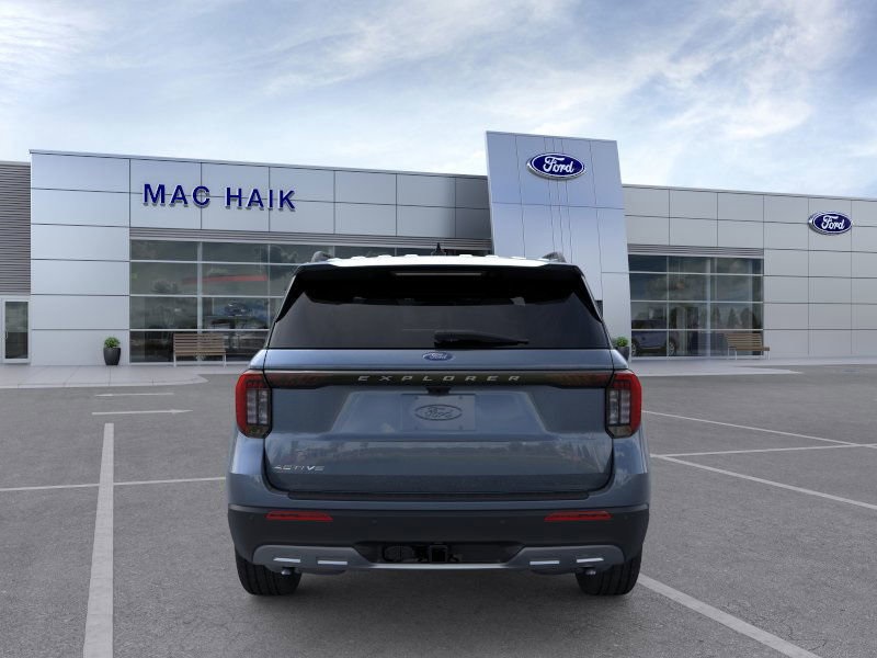 2025 Ford Explorer photo 4