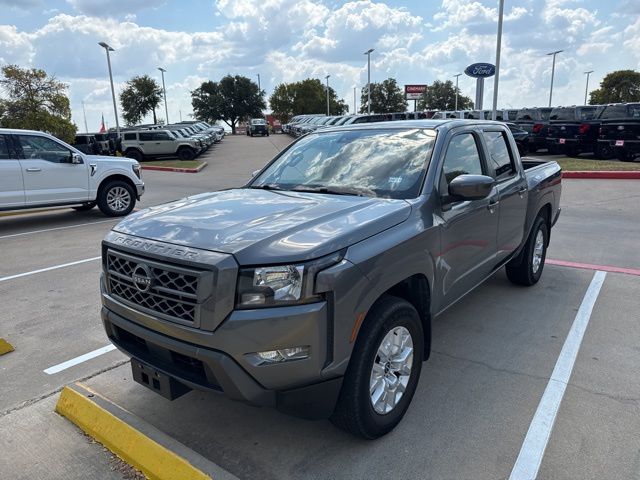 2022 Nissan Frontier SV photo 2