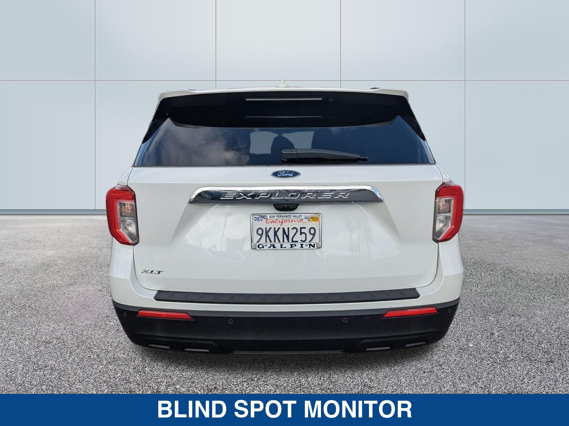 2023 Ford Explorer XLT photo 3