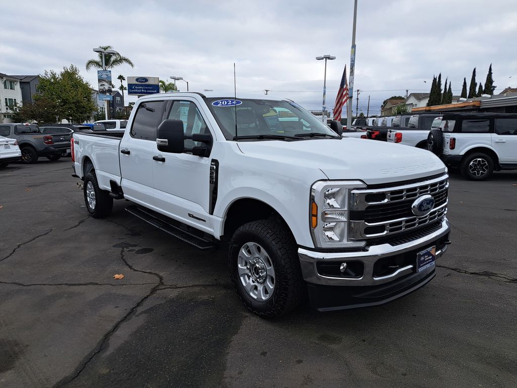 2024 Ford F-250 photo 3