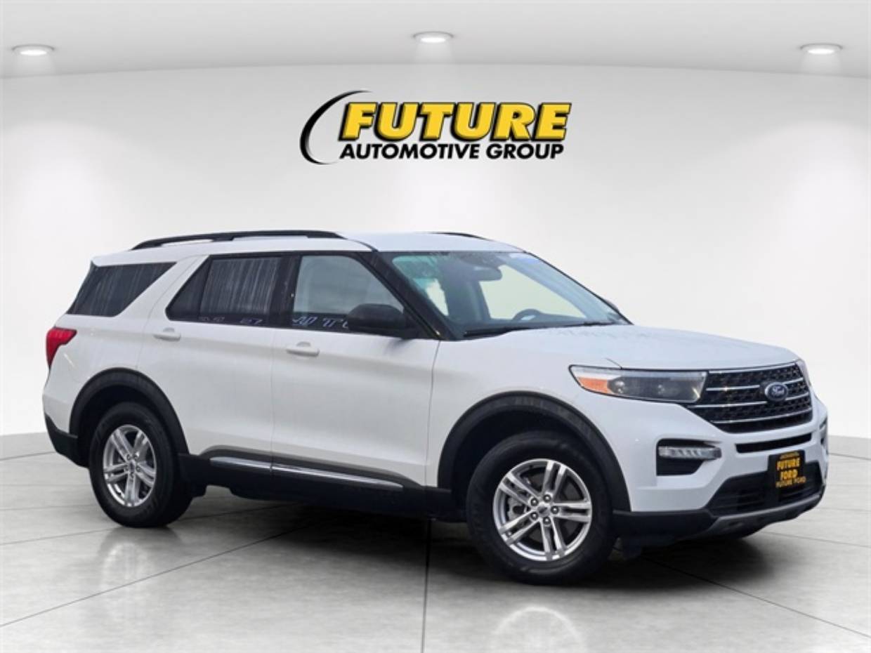 2023 Ford Explorer XLT's photo