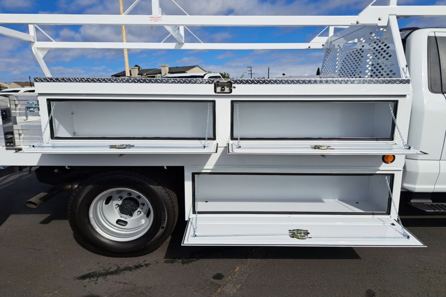 2026 Ford F-350 Super Duty Chassis Cab XL - Photo 8