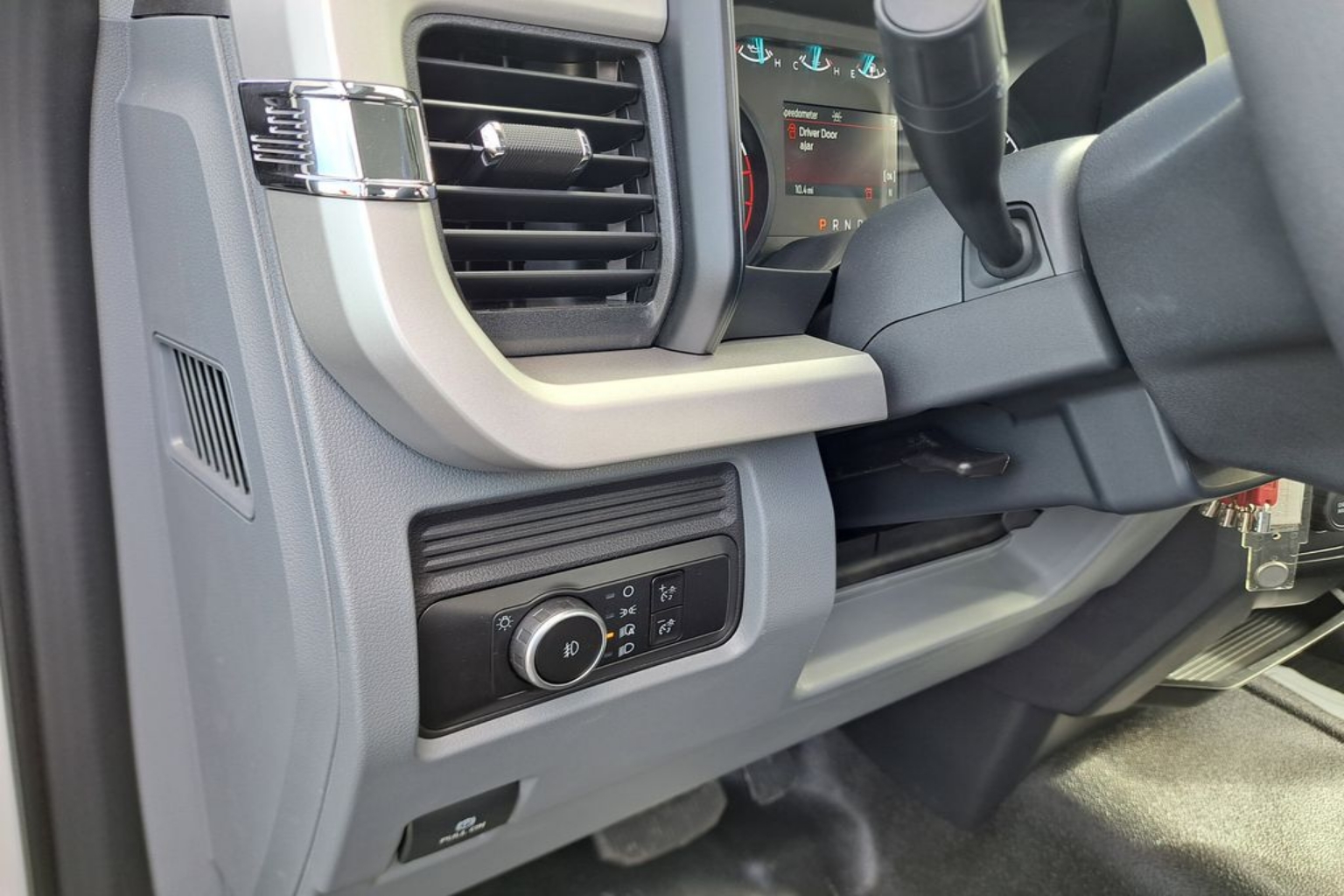 2026 Ford F-350 Super Duty Chassis Cab XL - Photo 15