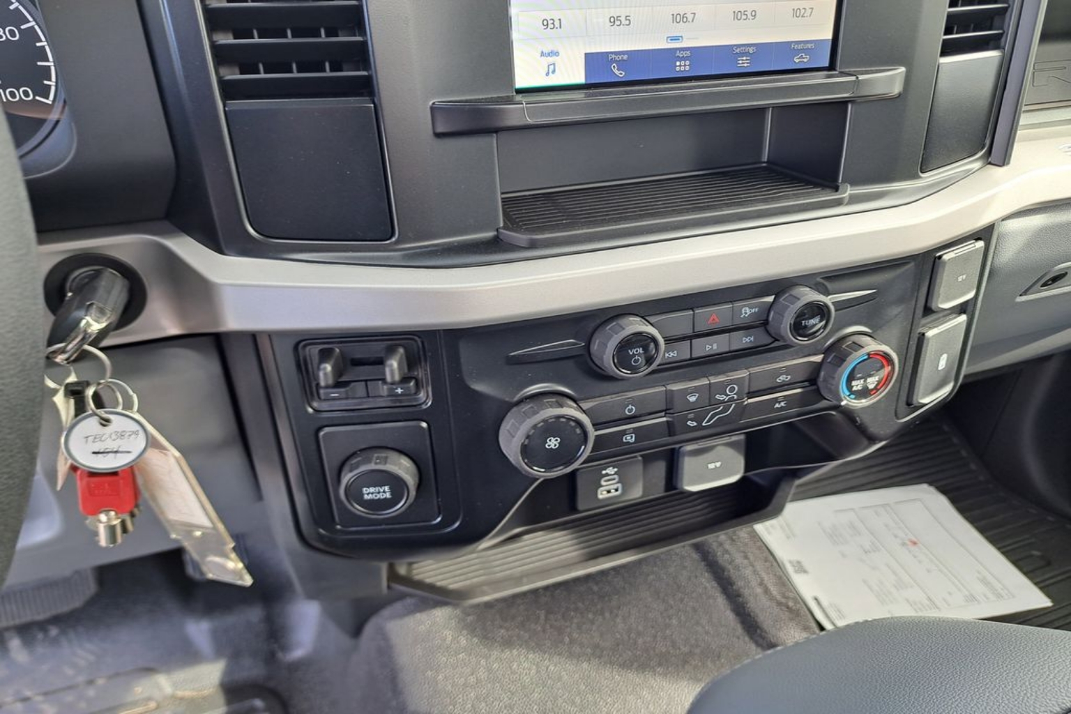 2026 Ford F-350 Super Duty Chassis Cab XL - Photo 24