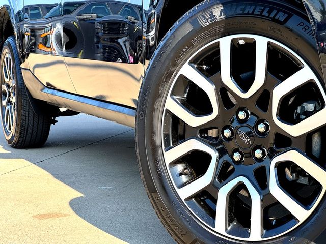 2022 Ford Maverick Lariat photo 2