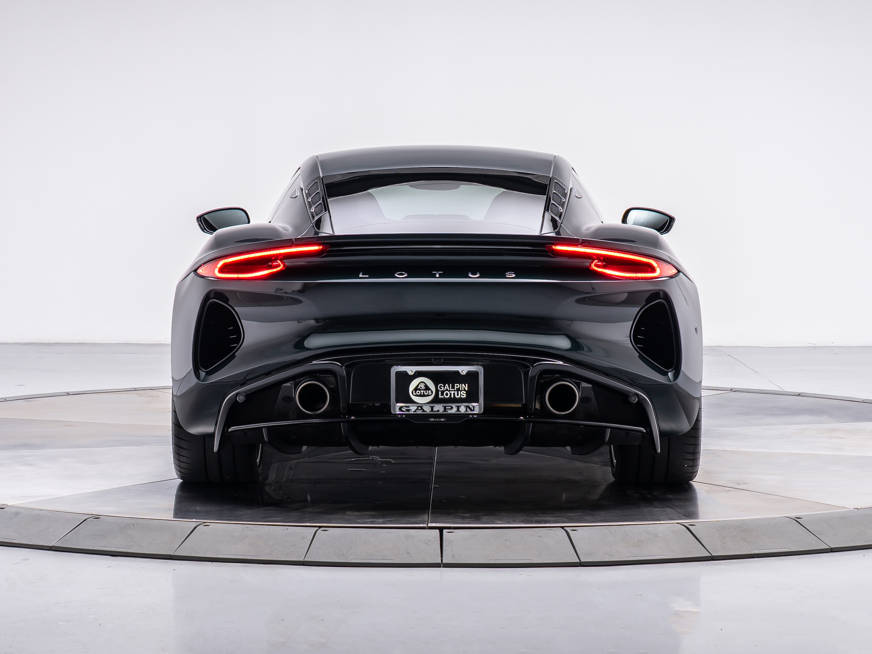 2024 Lotus Emira First Edition photo 4
