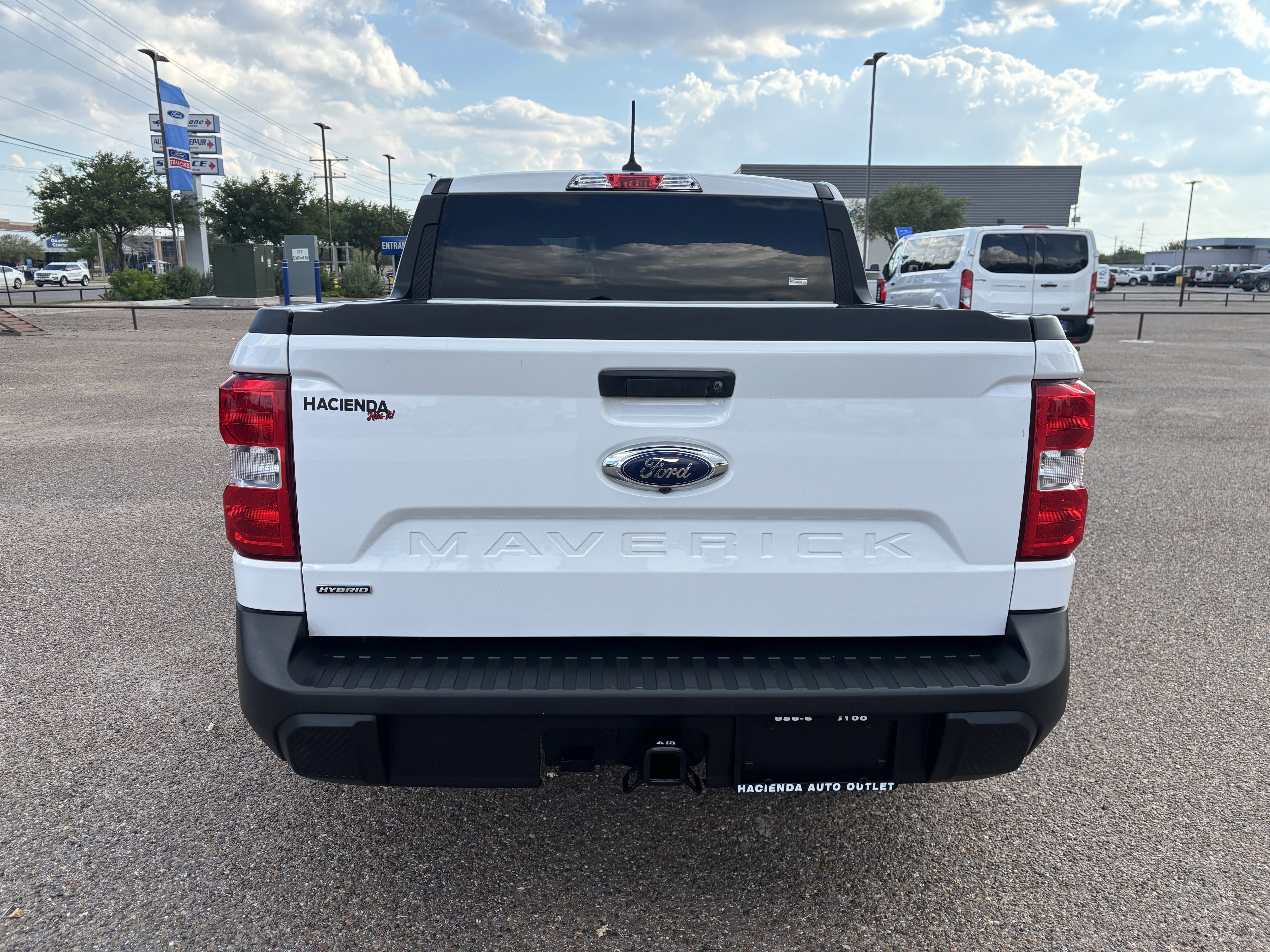 2023 Ford Maverick XLT photo 2