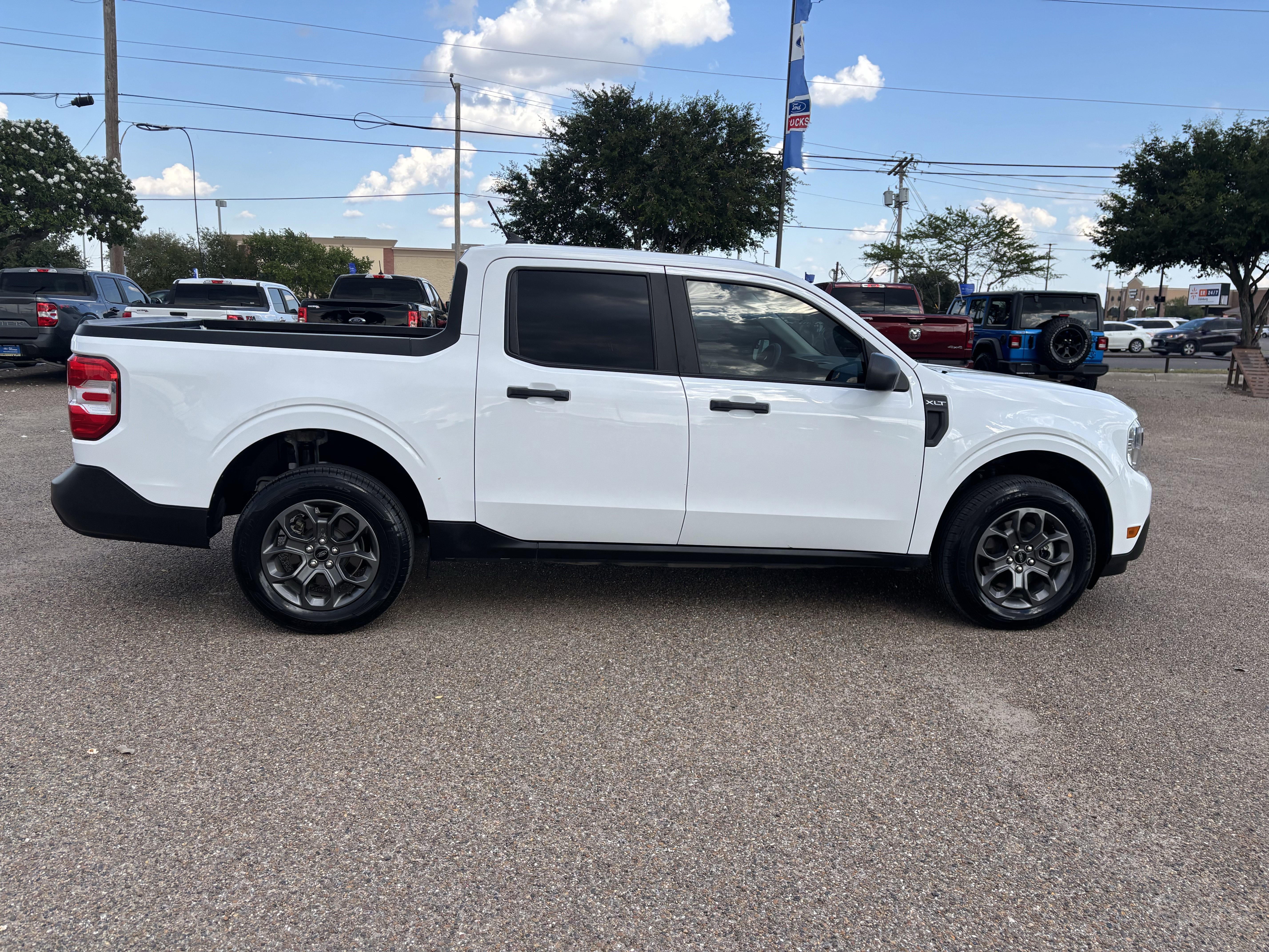 2023 Ford Maverick XLT photo 3