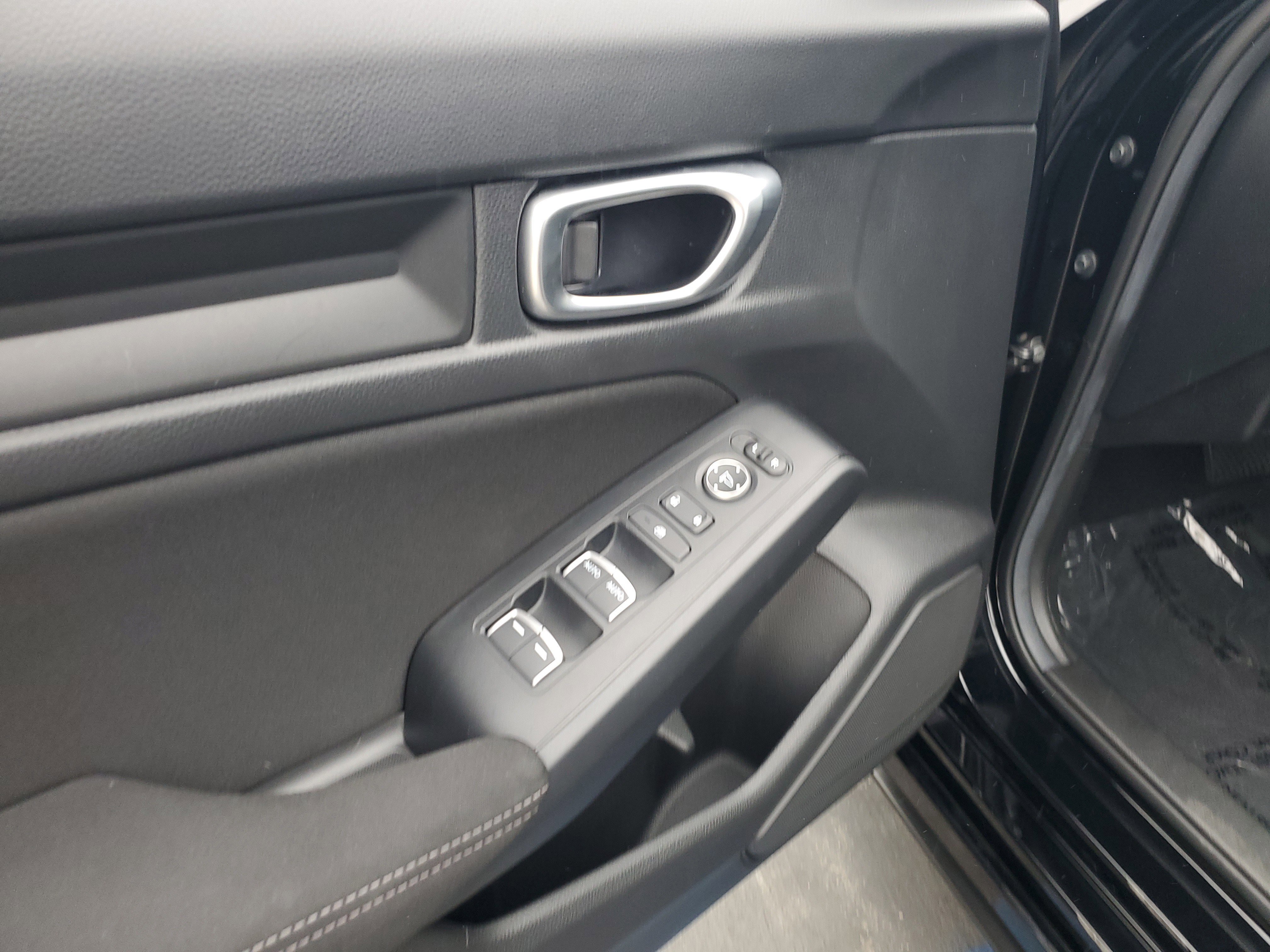 2024 Honda Civic Hatchback LX photo 17