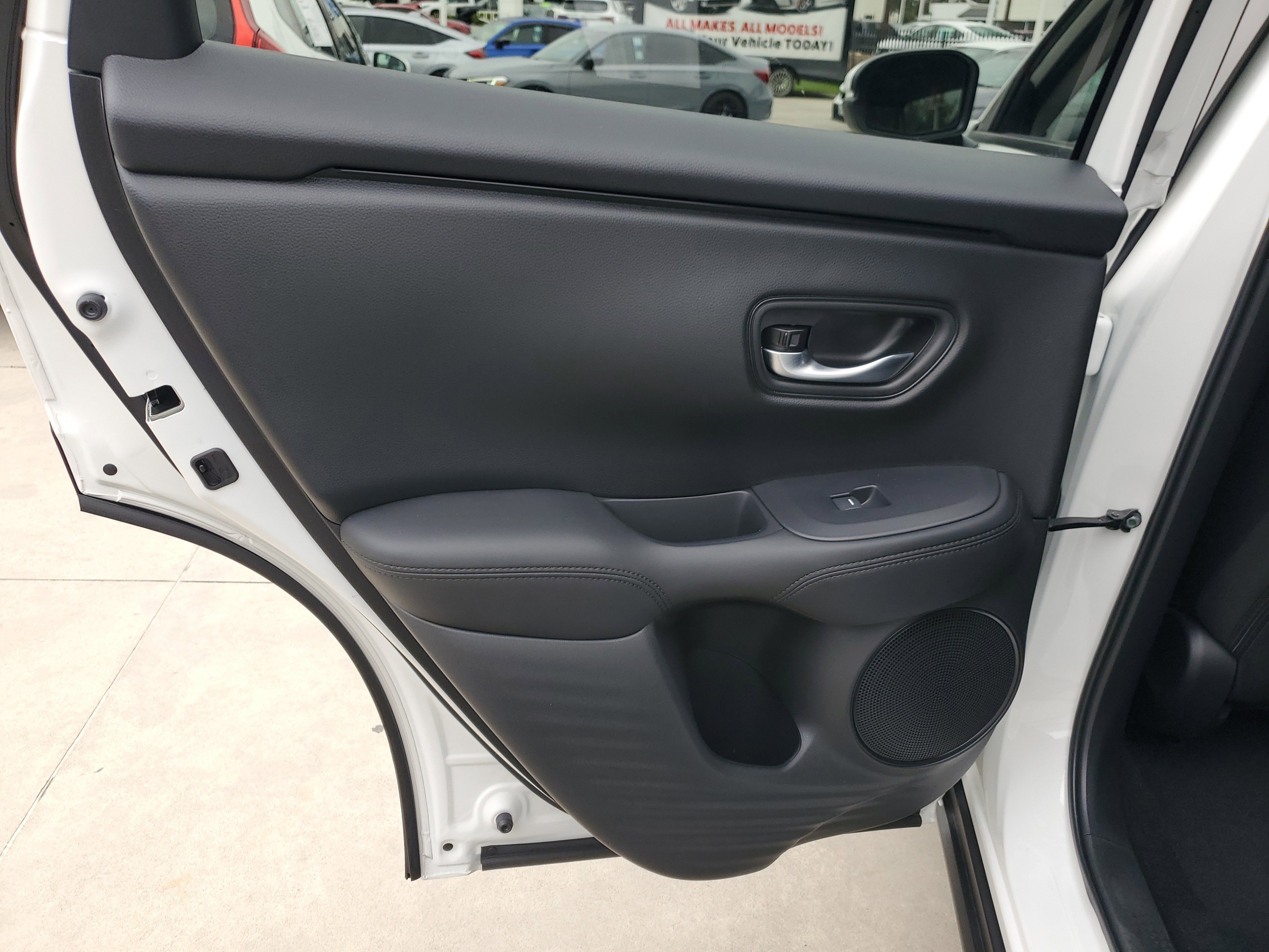 2026 Honda HR-V LX photo 11