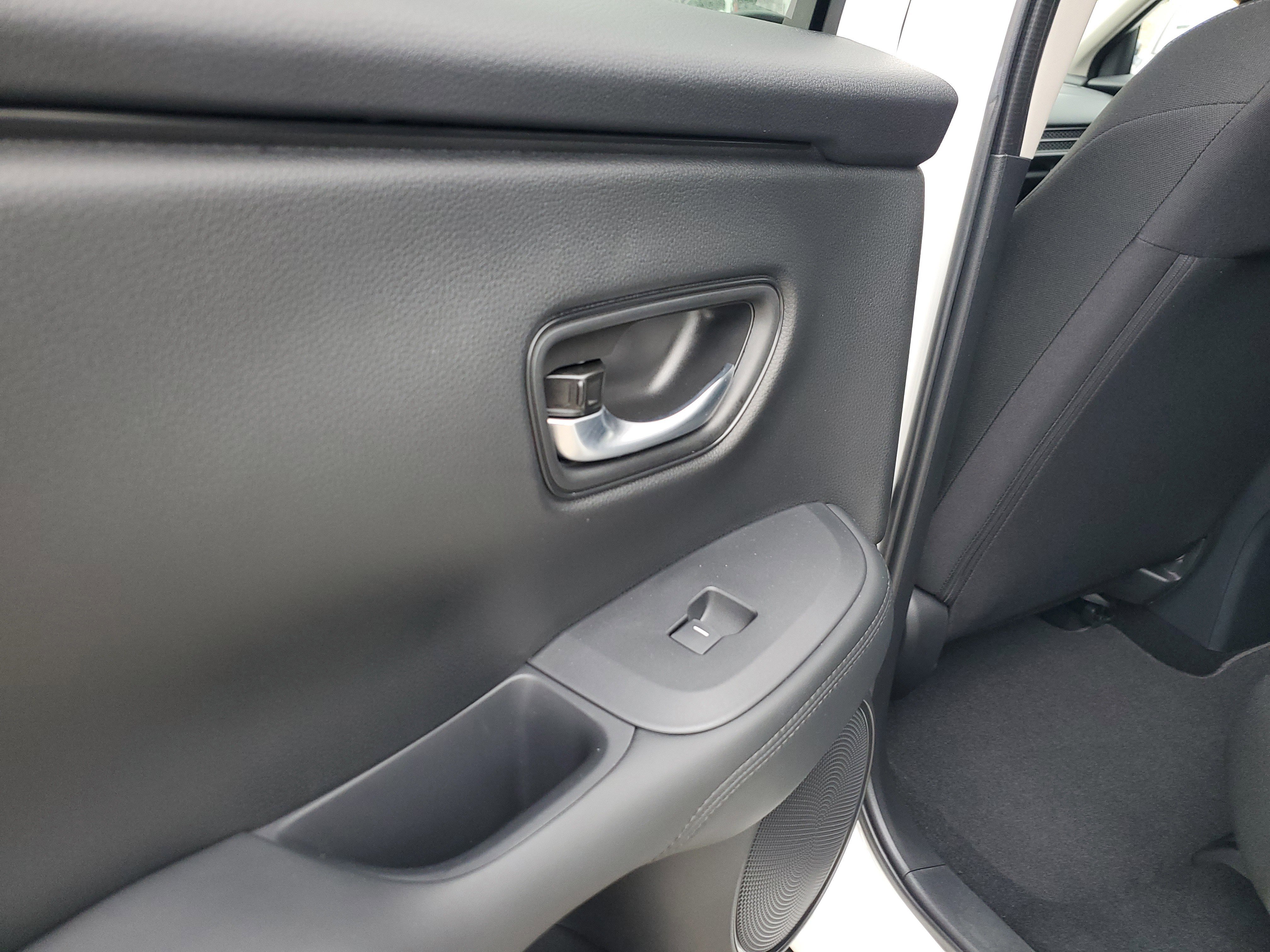 2026 Honda HR-V LX photo 12